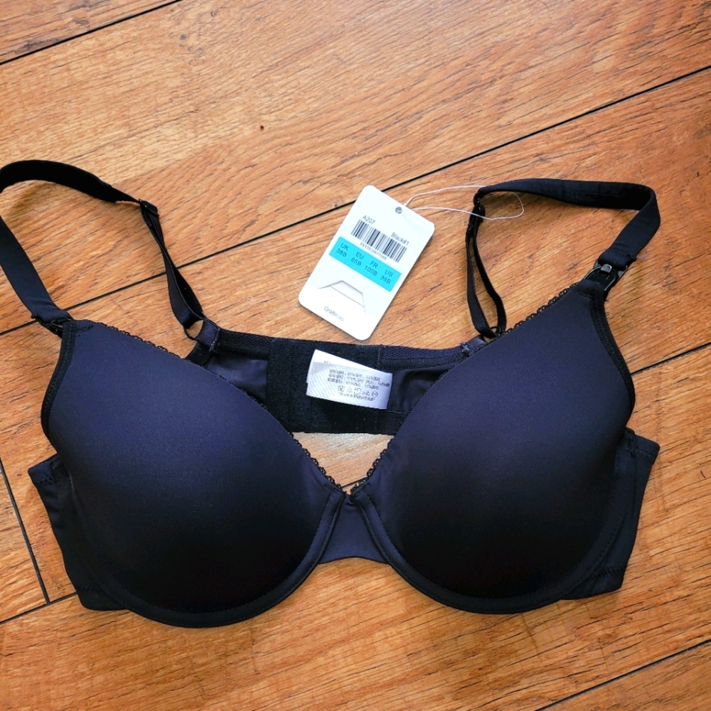 Black nursing bra